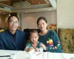 刚刚出小监狱的赵常青一家三口